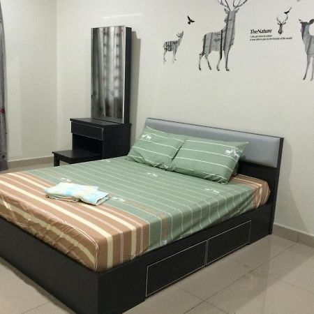Sri Manjung Ma Maison Homestay Лумут Екстериор снимка