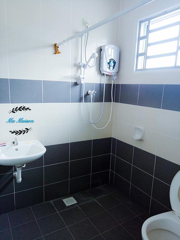 Sri Manjung Ma Maison Homestay Лумут Екстериор снимка