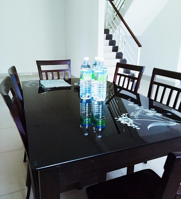 Sri Manjung Ma Maison Homestay Лумут Екстериор снимка