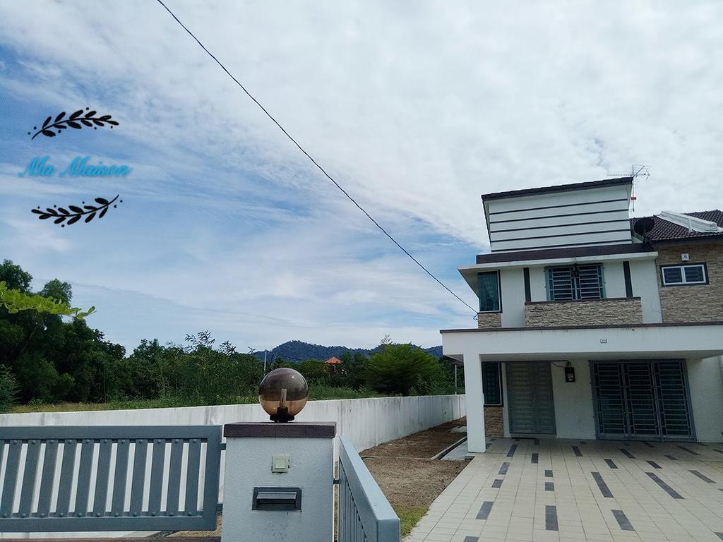 Sri Manjung Ma Maison Homestay Лумут Екстериор снимка
