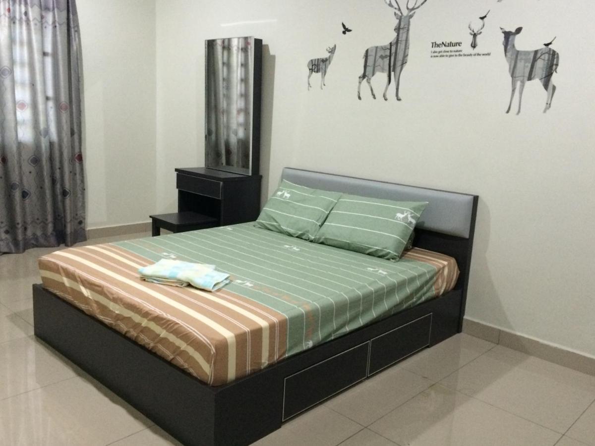 Sri Manjung Ma Maison Homestay Лумут Екстериор снимка